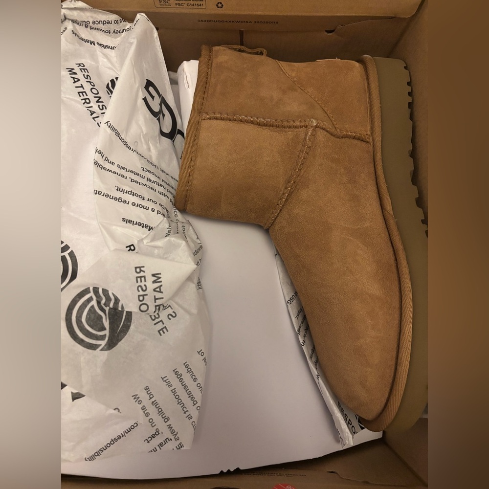 UGG Women's Classic II Mini Boots BNWT